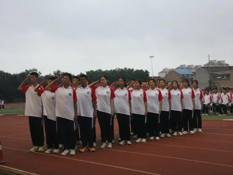 不屈不挠的斗志在球员身上绽放光芒的简单介绍