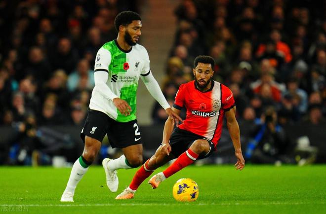 阿贾克斯击败利物浦,双方携手晋级 阿贾克斯击败利物浦,双方携手晋级