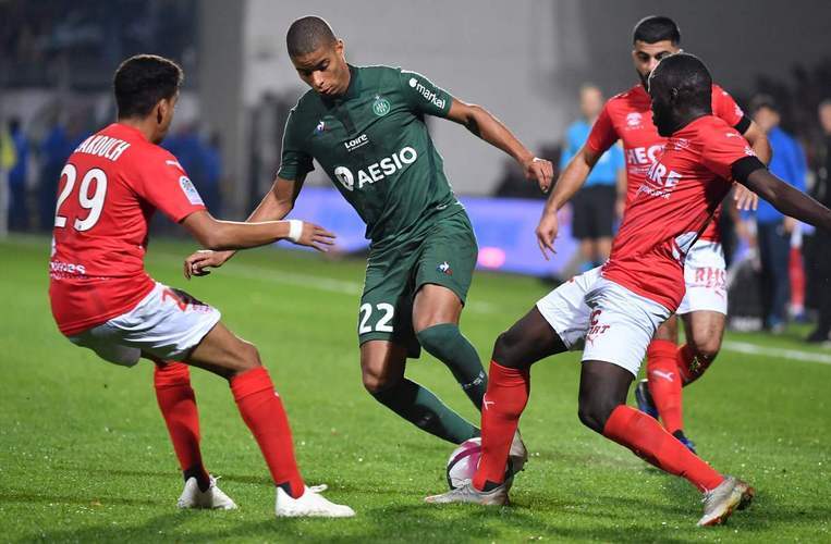 包含亚眠取得主场三分，逐渐脱离降级区的词条