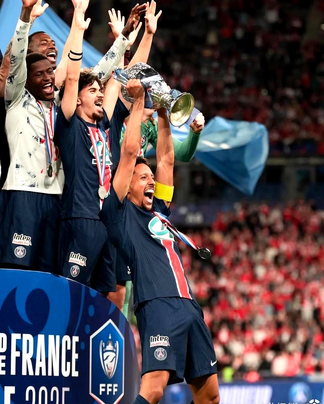 欧预赛球员努力拼搏，演绎出精彩绝伦比赛的简单介绍