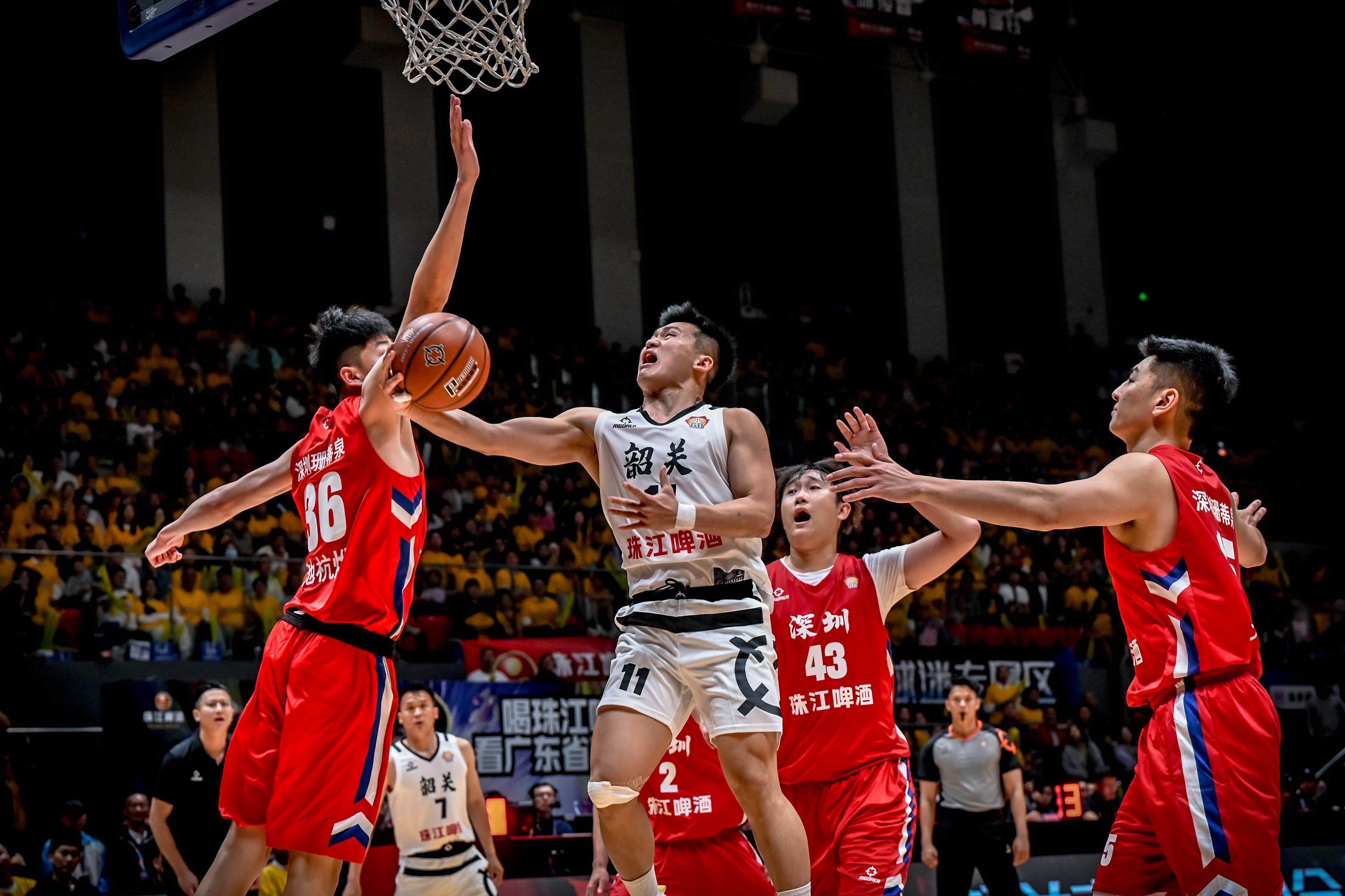 广东男篮碾压辽宁，开门红助攻