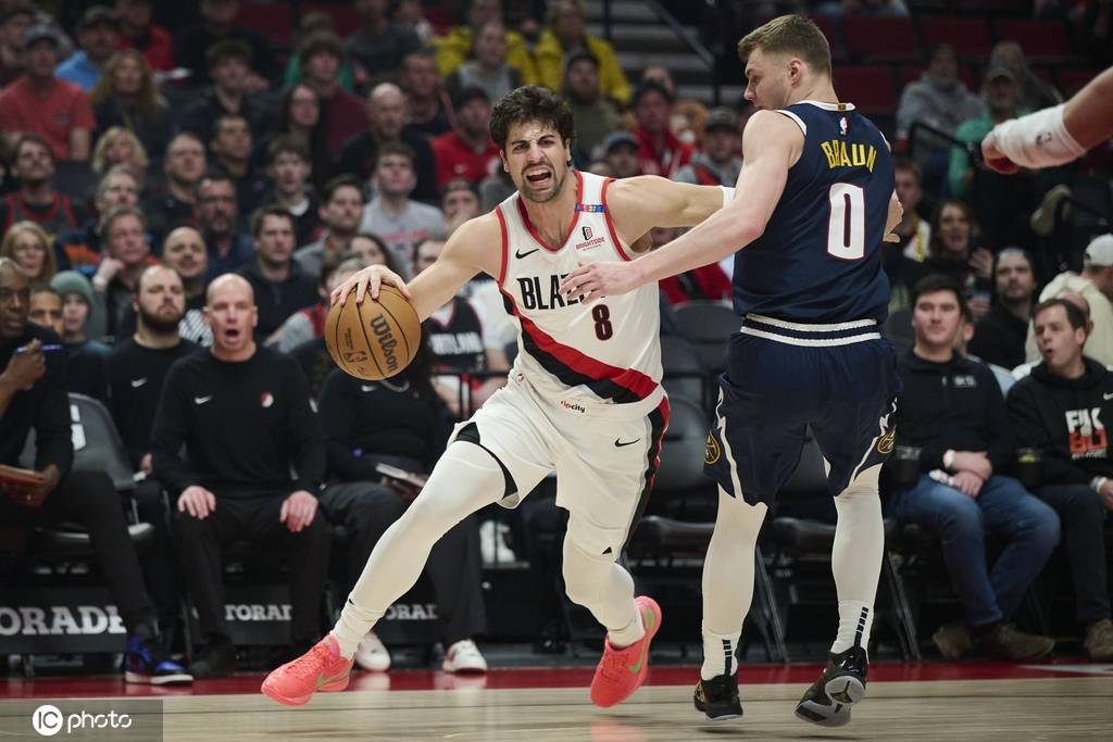 开拓者击败魔术,主场取得胜利 开拓者击败魔术,主场取得胜利