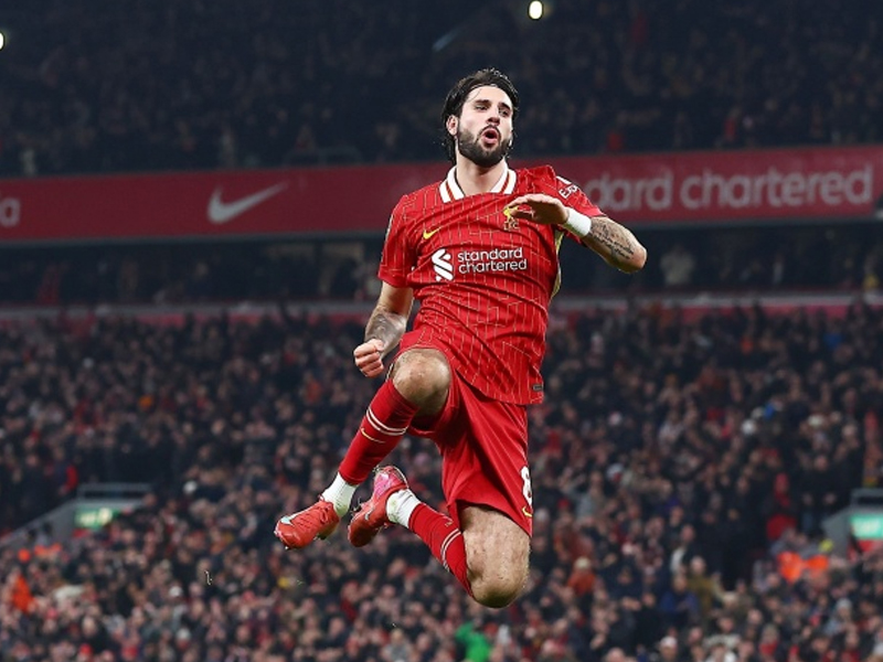 利物浦客场险胜,稳固领先优势 利物浦客场险胜,稳固领先优势